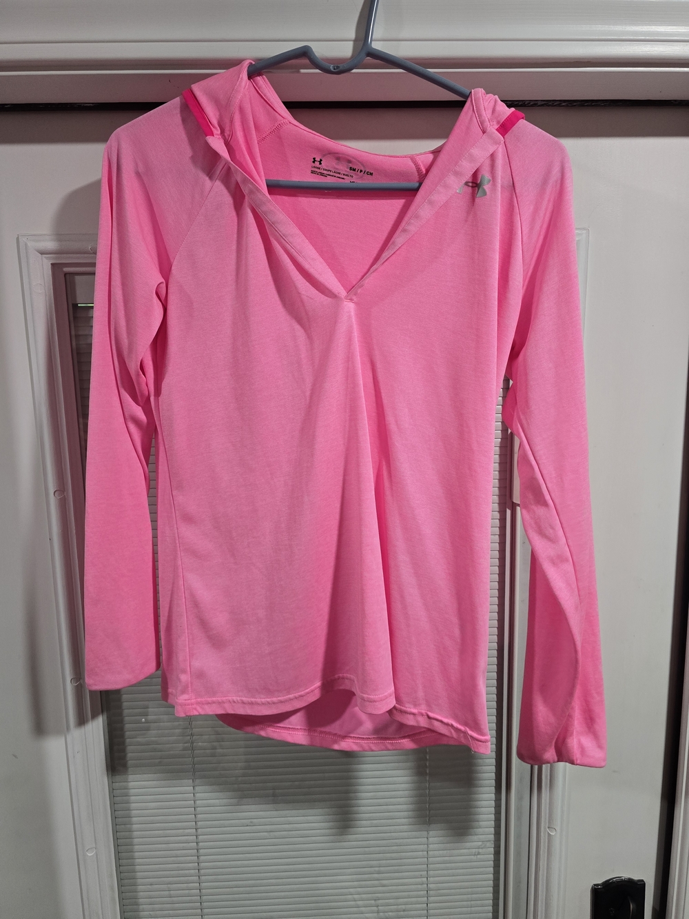 Under Armour Pink Long-Sleeve V-Neck Hooded Performance Top